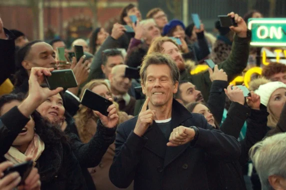 ee kevin bacon ar ad
