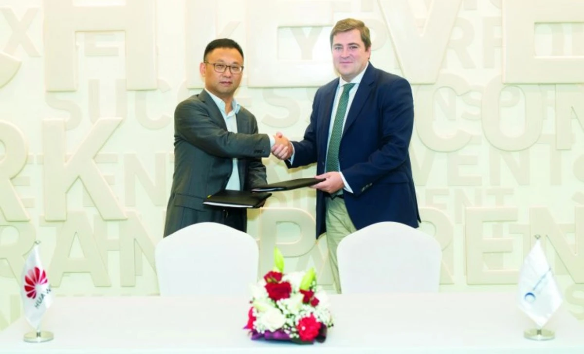 Mannai and Huawei signing ceremony