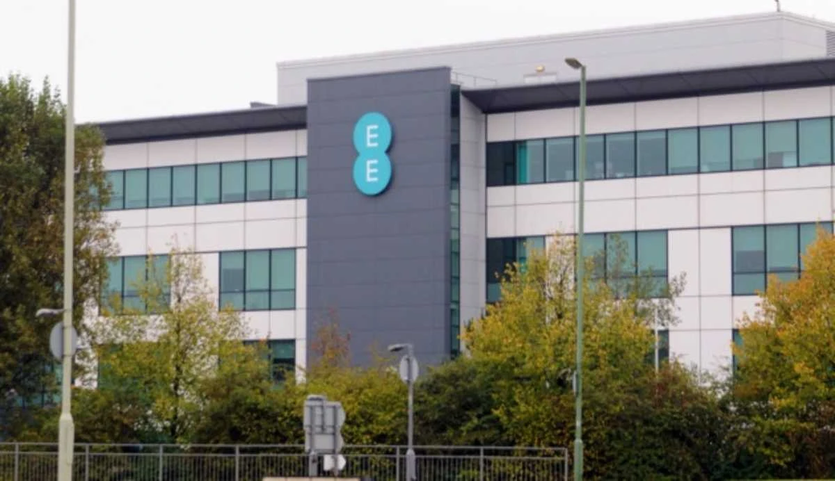 EE