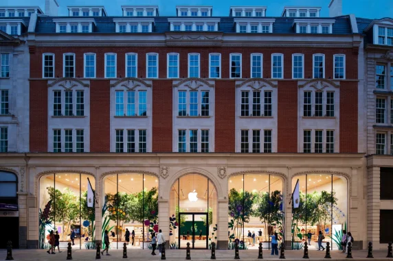 Apple Brompton Road London